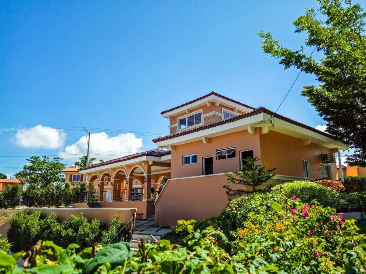 Hillview Apt W/ Pool Access - Free Wifi Città di Tagbilaran Esterno foto