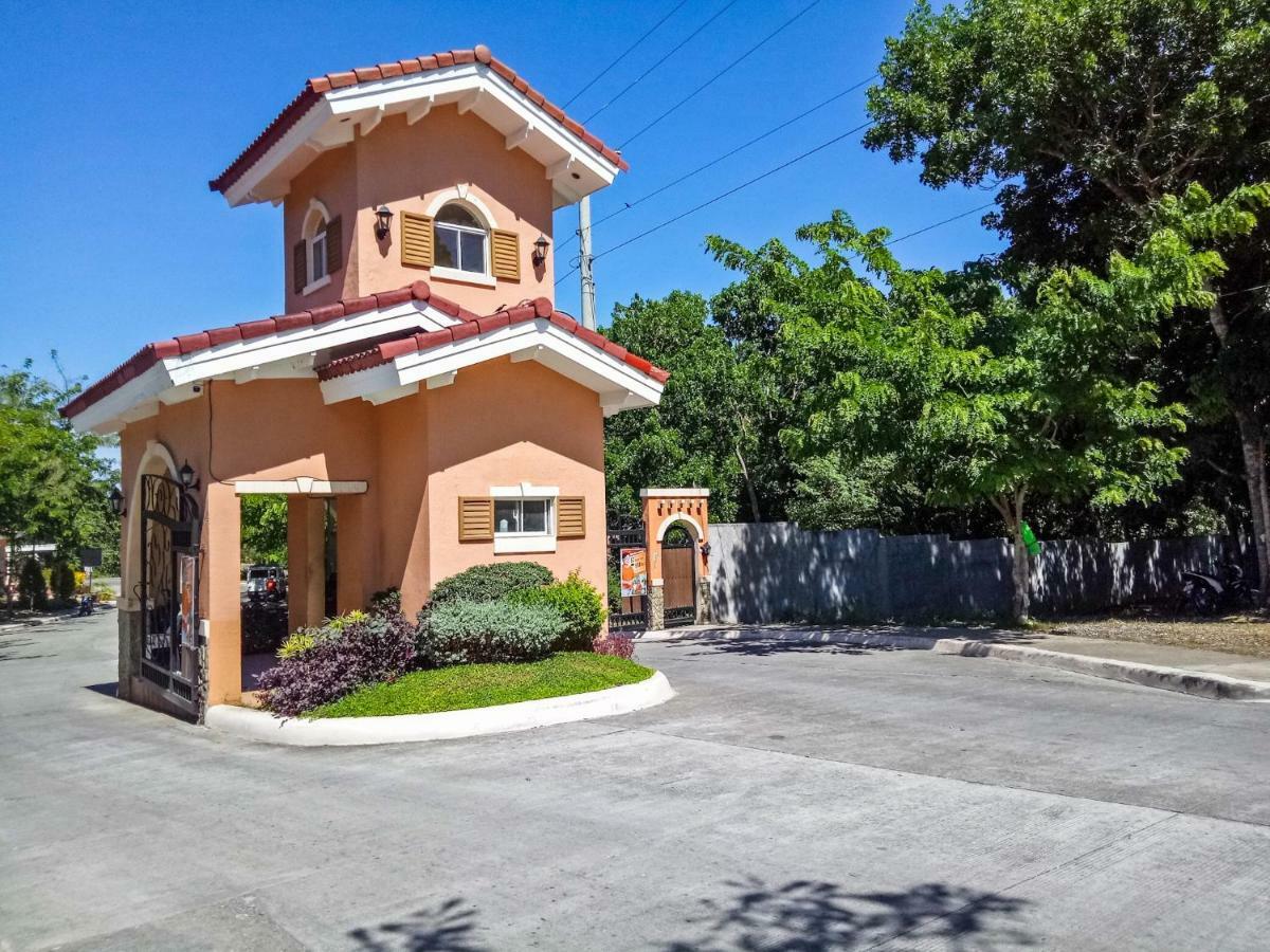 Hillview Apt W/ Pool Access - Free Wifi Città di Tagbilaran Esterno foto